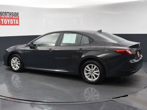 Used 2025 Toyota Camry LE image 2