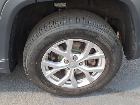 Certified 2021 Jeep Grand Cherokee L Limited AWD/4WD image 8