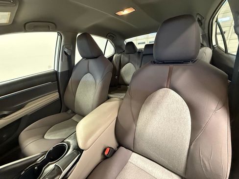 Used 2019 Toyota Camry LE image 13