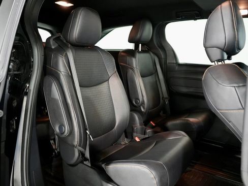 Used 2025 Toyota Sienna XLE Woodland Edition image 31
