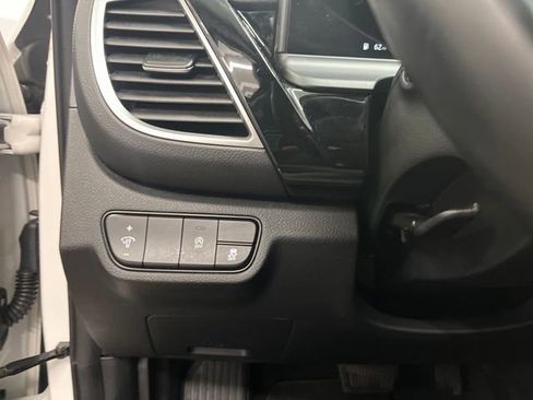 Certified 2024 Kia Seltos S image 22