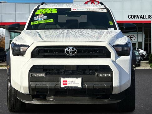 Used 2025 Toyota 4Runner SR5 image 9
