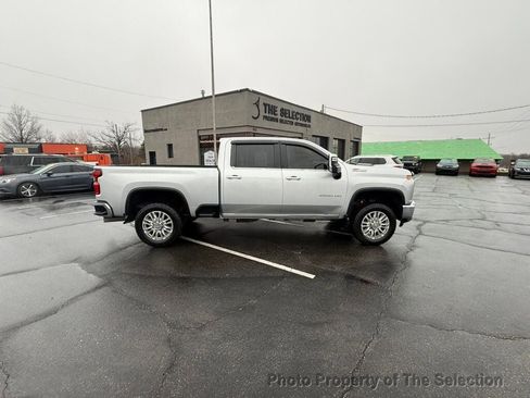 Used 2022 Chevrolet Silverado 2500 LTZ w/ LTZ Convenience Package AWD/4WD image 18