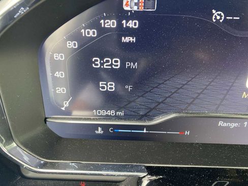 Used 2025 GMC Sierra 2500 SLT image 12