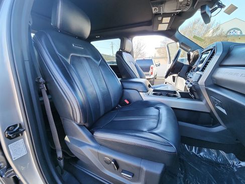 Used 2022 Ford F350 Platinum w/ FX4 Off-Road Package image 26