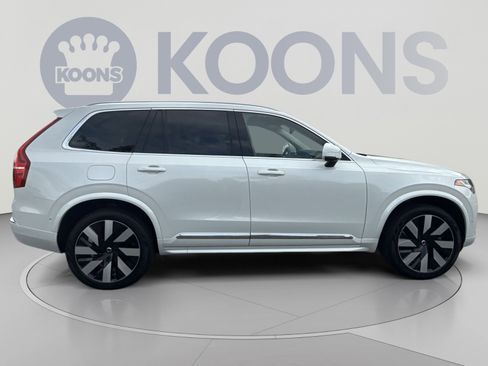 Certified 2024 Volvo XC90 T8 Plus w/ Protection Package Premier AWD/4WD image 8