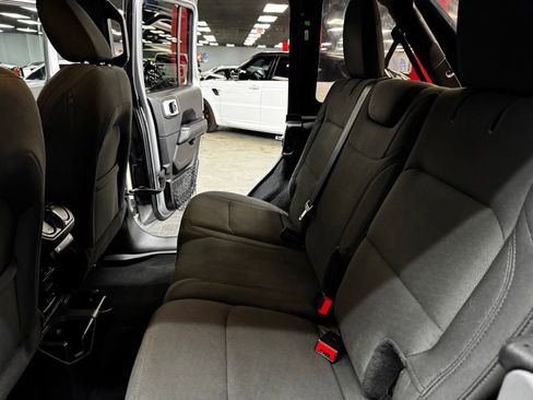 Used 2019 Jeep Wrangler Unlimited Sahara w/ Safety Group image 43