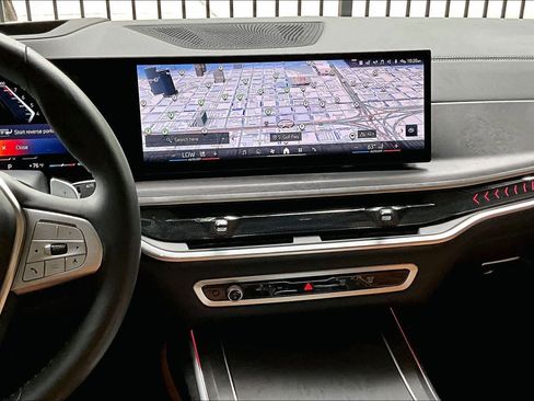 Used 2025 BMW X7 xDrive40i AWD/4WD image 6