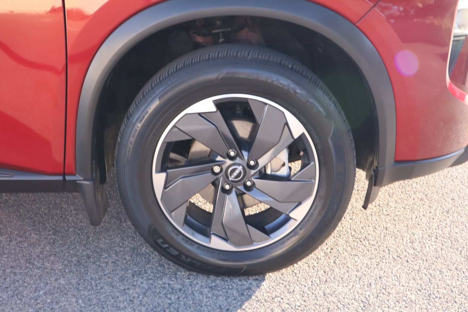 Used 2024 Nissan Rogue SV FWD image 10