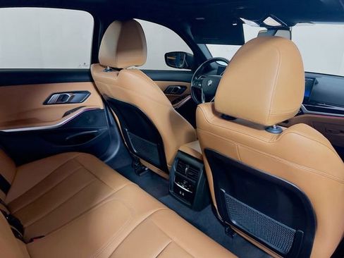 Used 2023 BMW 330i Sedan w/ Convenience Package image 9