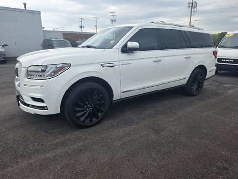Used 2020 Lincoln Navigator L Reserve w/ Equipment Group 208A Reserve AWD/4WD image 13