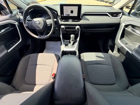 Used 2025 Toyota RAV4 XLE AWD/4WD image 21
