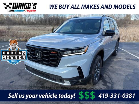 Used 2025 Honda Pilot TrailSport image 1
