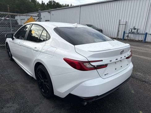 Used 2026 Toyota Camry SE FWD image 4