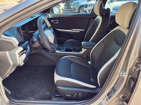 New 2025 Kia K4 GT-Line Turbo image 5