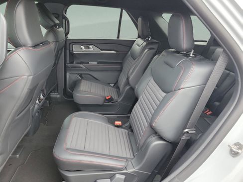 New 2026 Ford Explorer ST-Line w/ ST-Line Street Pack image 24