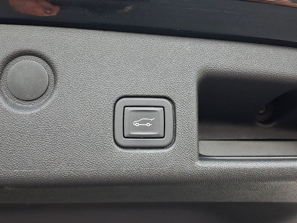 Used 2023 Chevrolet Equinox LT AWD/4WD image 20