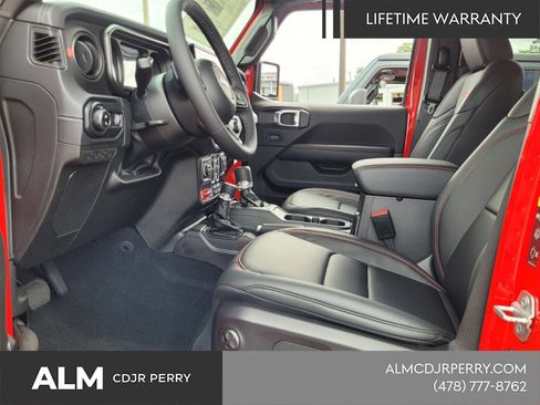 New 2025 Jeep Gladiator Rubicon w/ Convenience Group AWD/4WD image 3