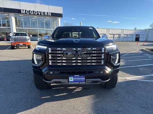 New 2026 GMC Canyon Denali w/ LPO, Denali Black Edition image 9