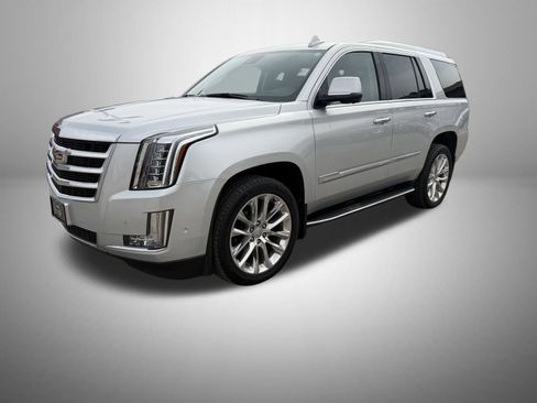 Used 2020 Cadillac Escalade Luxury image 1