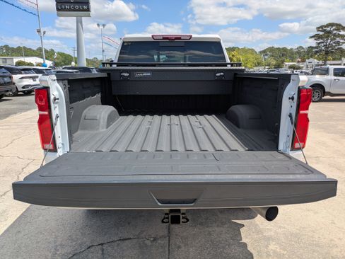 Used 2024 Chevrolet Silverado 2500 High Country w/ High Country Premium Package AWD/4WD image 11