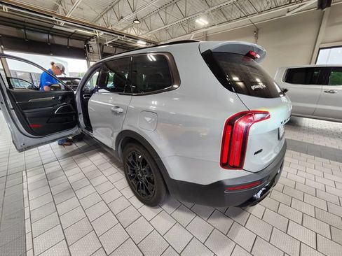 Used 2022 Kia Telluride EX w/ EX Premium Package AWD/4WD image 4