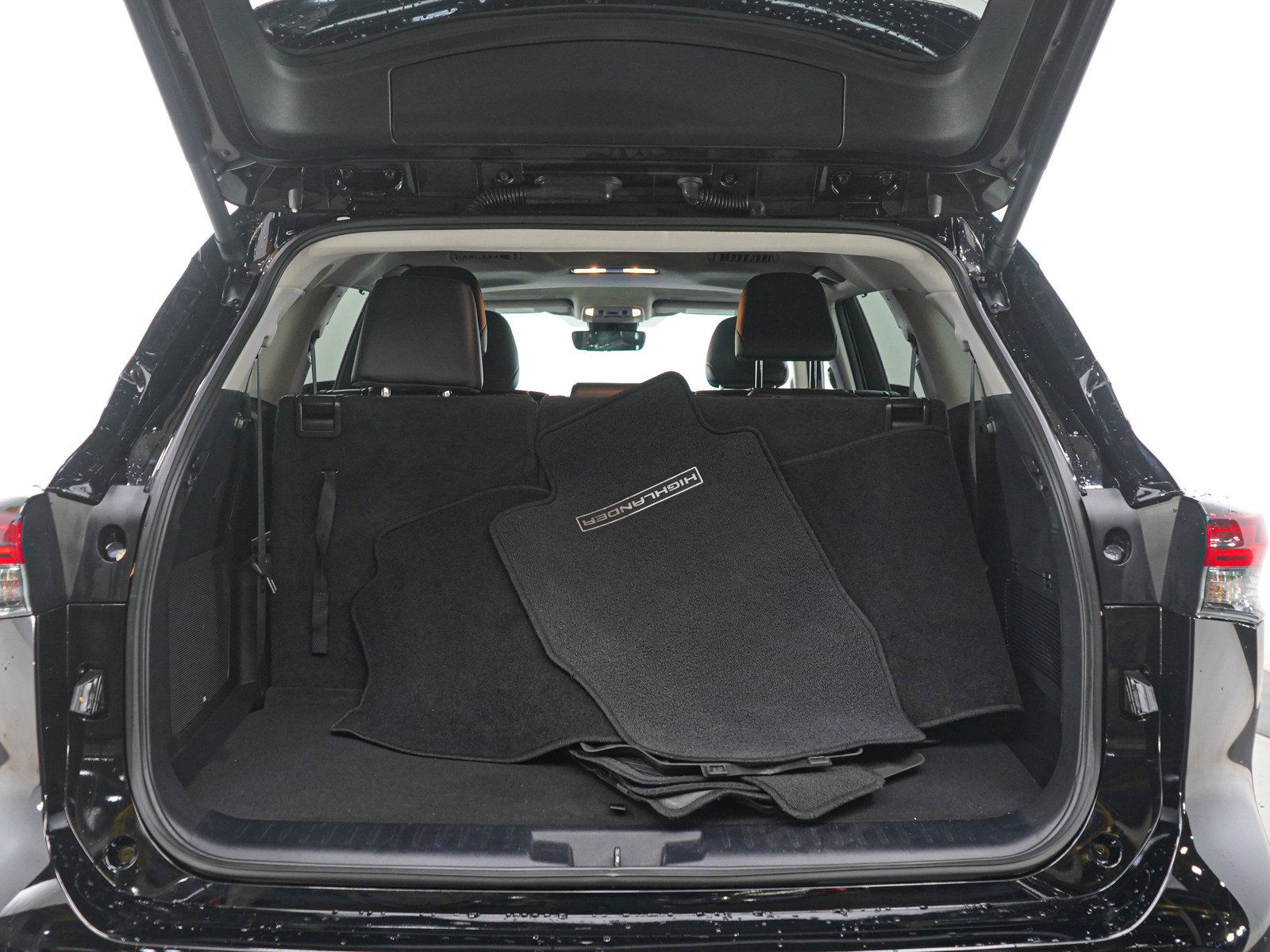 Used 2024 Toyota Highlander Limited AWD/4WD image 19