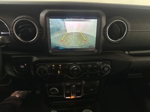 Used 2022 Jeep Wrangler Unlimited Sahara w/ Cold Weather Group image 22