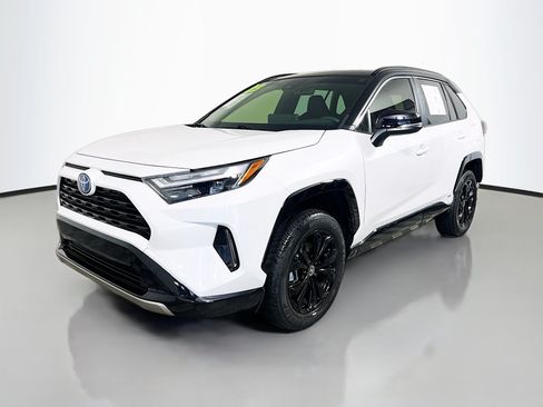 Used 2023 Toyota RAV4 XSE AWD/4WD image 10