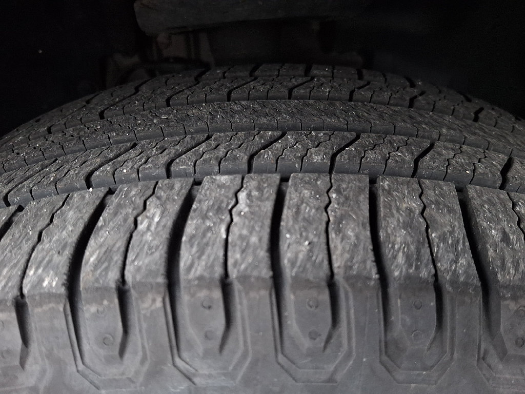 Used 2019 Jeep Cherokee Latitude Plus w/ Comfort/Convenience Group AWD/4WD image 9