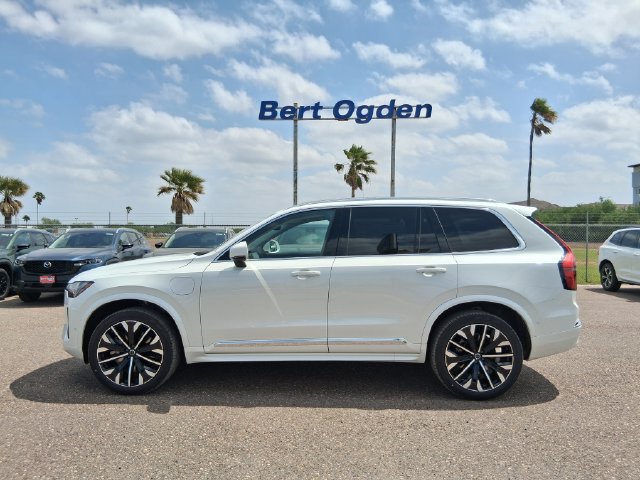 New 2026 Volvo XC90 T8 Plus w/ Protection Package Premier AWD/4WD image 3