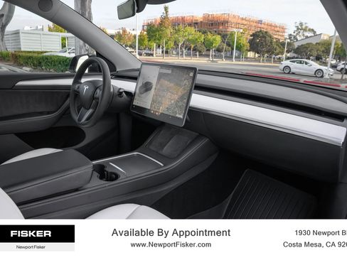 Used 2024 Tesla Model Y Long Range AWD/4WD image 31