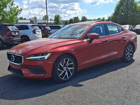 Used 2019 Volvo S60 T6 Momentum w/ Premium Package AWD/4WD image 3