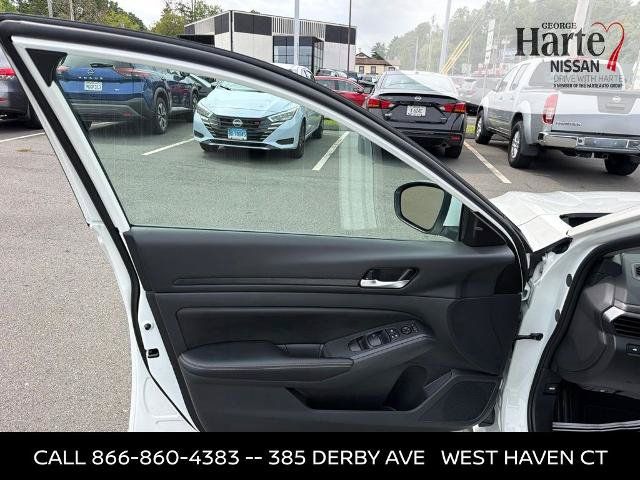 Certified 2025 Nissan Altima 2.5 SV w/ SV Special Edition Package AWD/4WD image 10