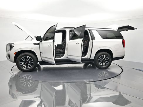 Used 2024 GMC Yukon XL AT4 AWD/4WD image 50