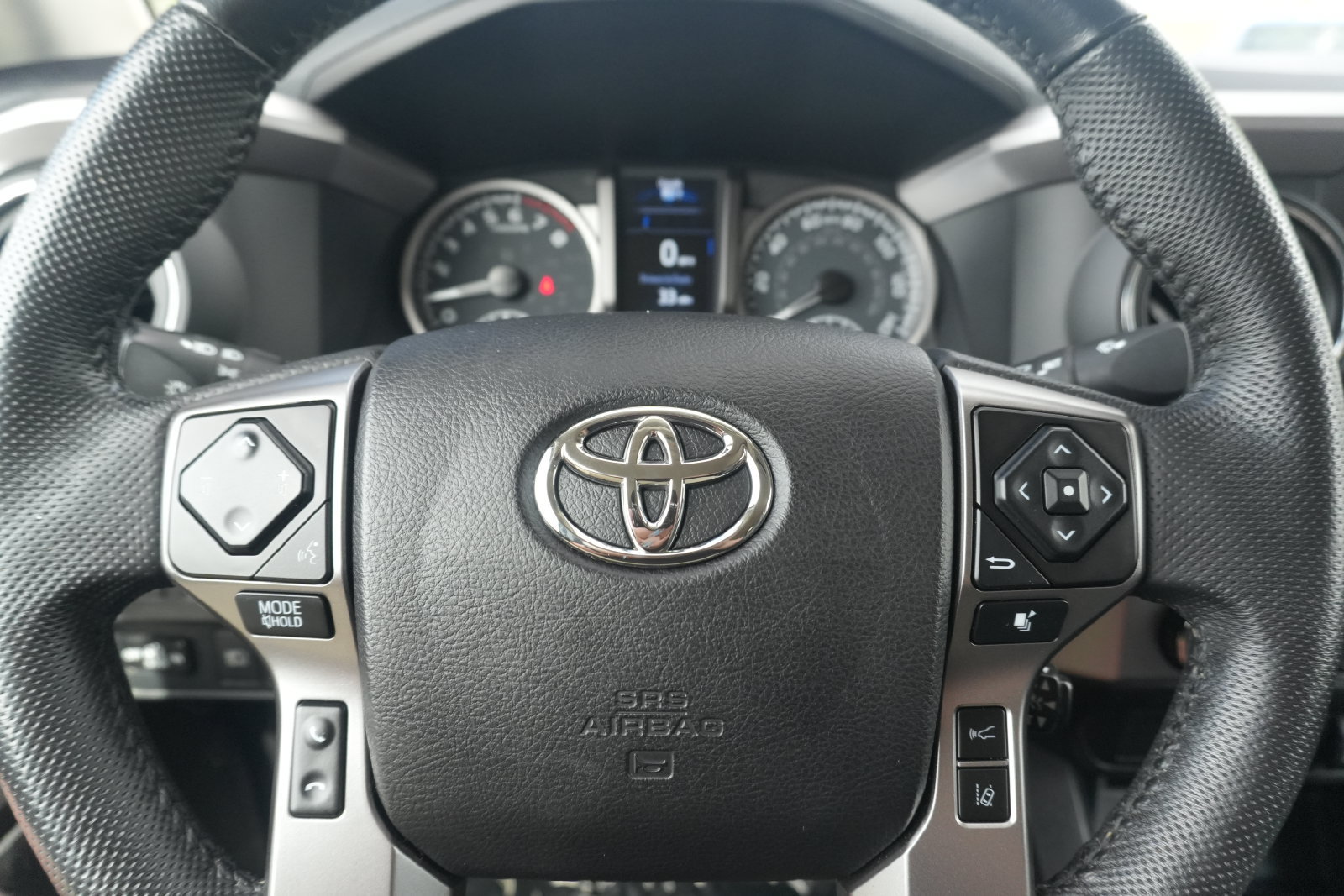 Used 2021 Toyota Tacoma SR5 AWD/4WD image 36