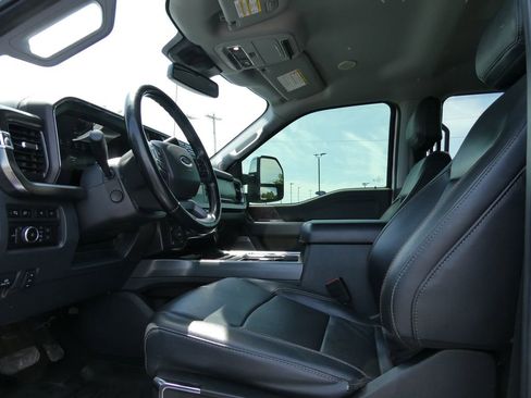 Used 2023 Ford F250 Lariat w/ Lariat Ultimate Package AWD/4WD image 24