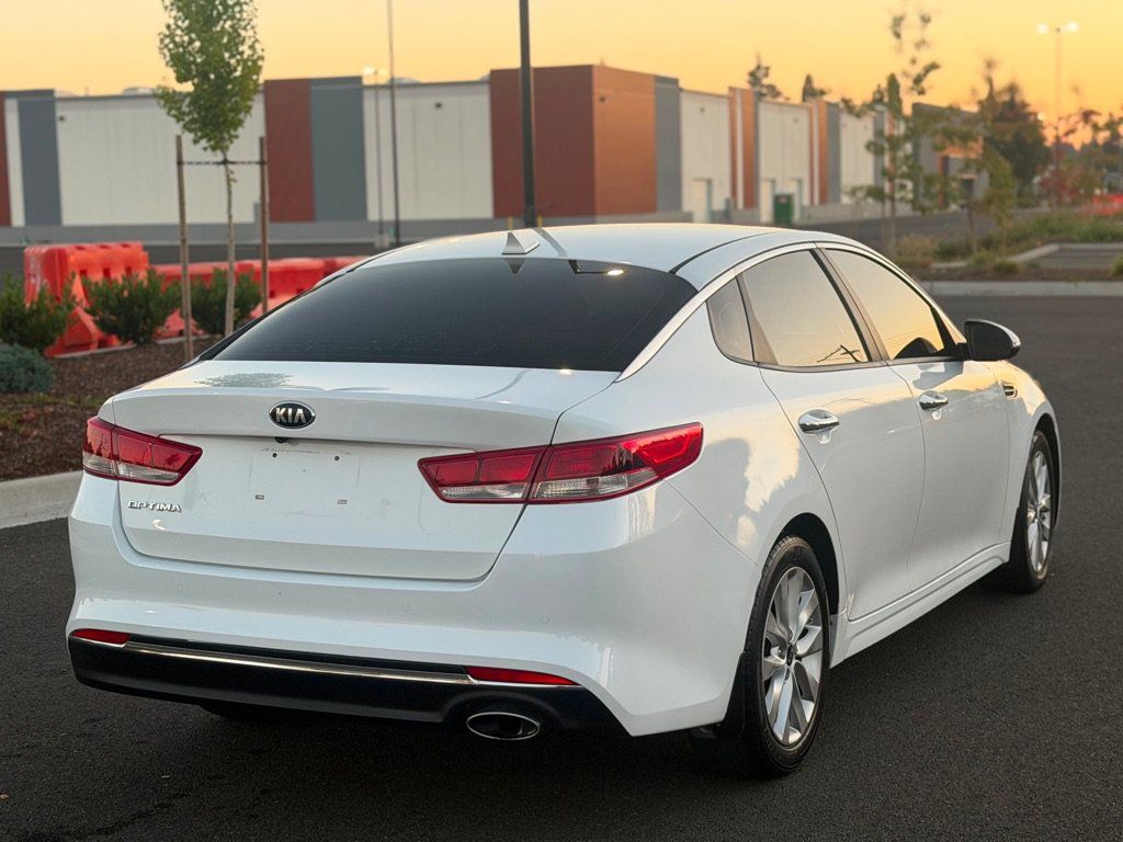 Used 2018 Kia Optima LX w/ 17" Alloy Wheels Package FWD image 5