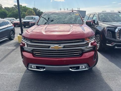 Used 2021 Chevrolet Silverado 1500 High Country w/ Technology Package AWD/4WD image 2