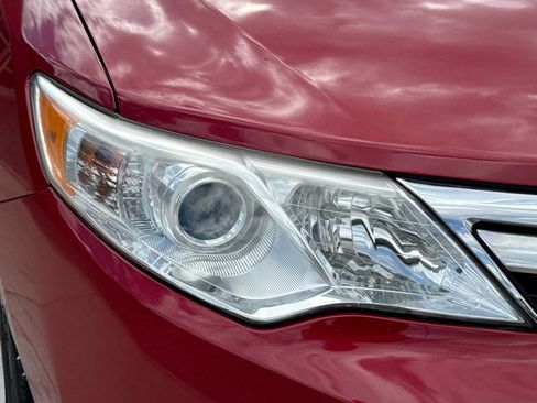 Used 2012 Toyota Camry XLE w/ Leather Pkg FWD image 10