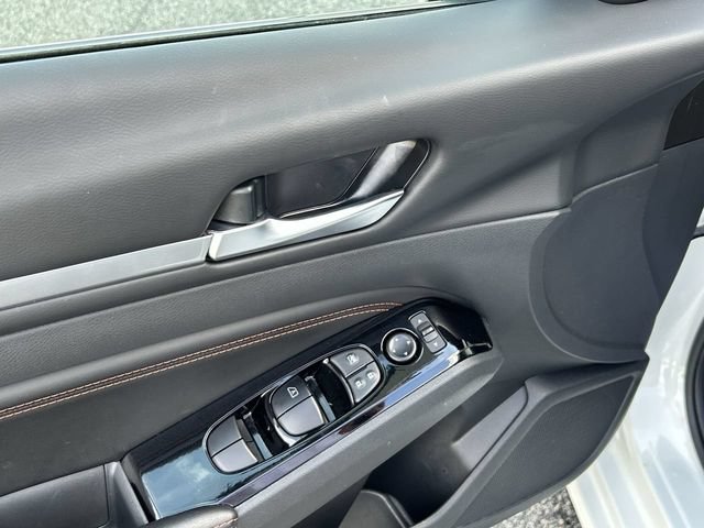 Certified 2023 Nissan Altima 2.5 SR FWD image 16