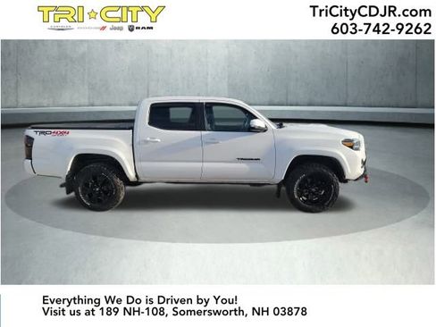 Used 2021 Toyota Tacoma TRD Sport w/ TRD Premium Sport Package image 6