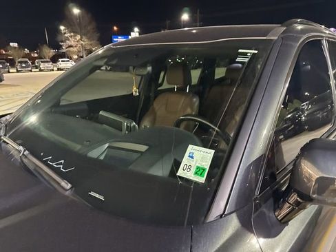 Used 2021 Kia Telluride SX w/ SX Prestige Package image 4