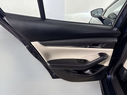 Used 2019 MAZDA MAZDA3 w/Preferred Pkg image 26