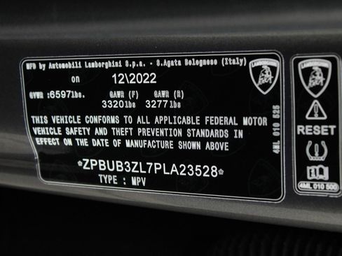 Used 2023 Lamborghini Urus S image 38