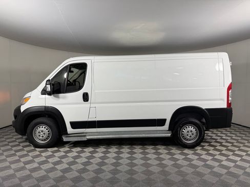Used 2025 RAM ProMaster 2500 w/ U-Haul Equipment Group FWD image 11
