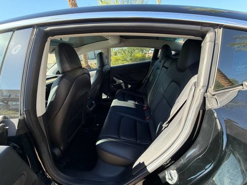 Used 2018 Tesla Model 3 Long Range RWD image 11