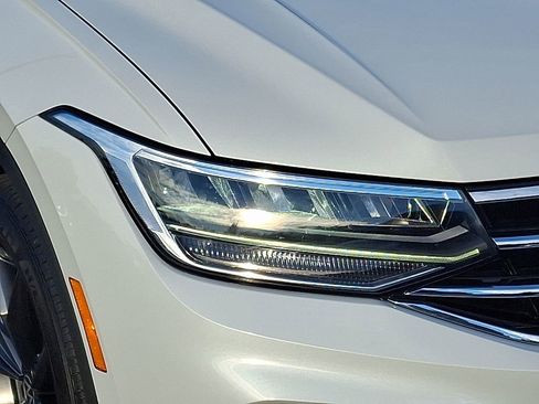 Used 2023 Volkswagen Tiguan SE image 9