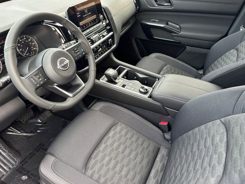 New 2025 Nissan Pathfinder SV image 10