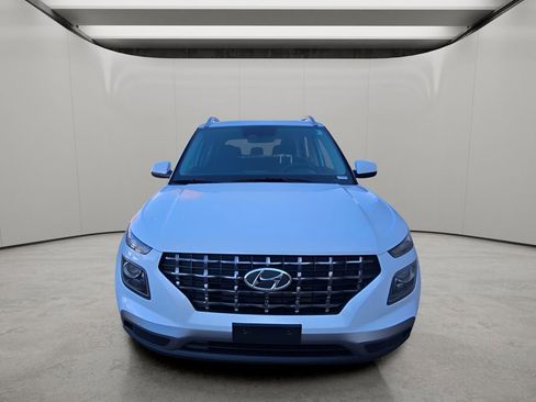 Used 2025 Hyundai Venue SEL image 8
